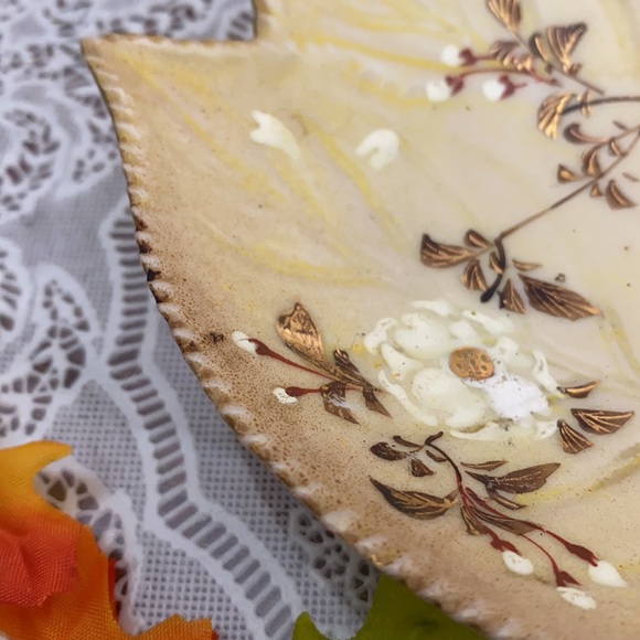 - Vintage Leaf Shaped Porcelain Neutral Hand Painted Floral Pattern Trinket Dish - Picture 3 of 6